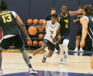 COLUMN: DeVries' attempt at building quick chemistry could set him apart from other WVU coaches